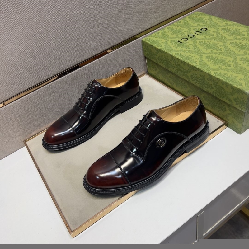 G*u*i leather shoes